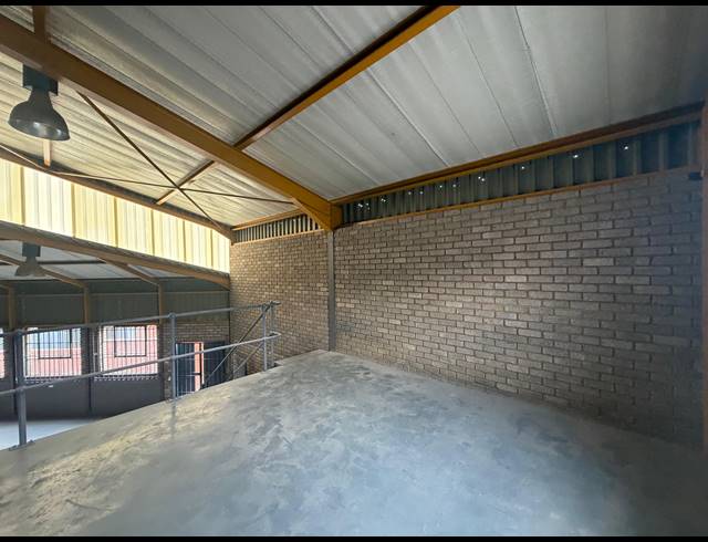 136M² WAREHOUSE TO LET IN HALFWAY HOUSE
